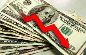 El dólar cae a mínimos de cuatro semanas por las tensiones comerciales