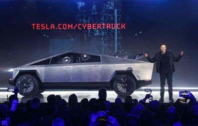 Musk sugiere que Tesla tiene 250,000 pedidos para Cybertruck