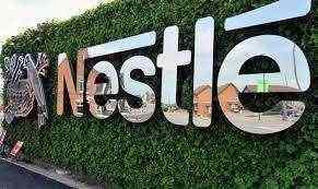 Nestlé invierte 1.800 millones para crear un mercado de plástico reciclado para los alimentos