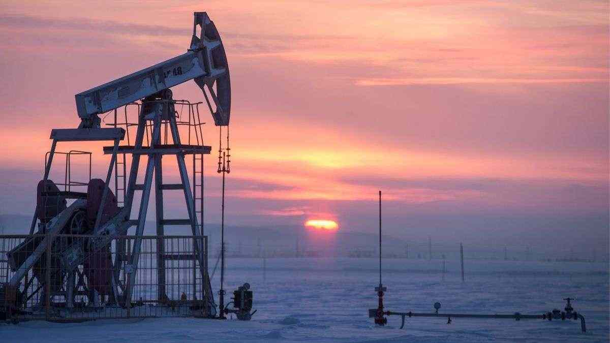 El petróleo cae por debajo de $60