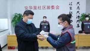 Xi advirtió a los funcionarios que los esfuerzos para detener el virus podrían dañar la economía