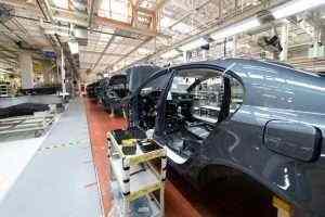 El fabricante de metales Hydro reduce la producción de automóviles