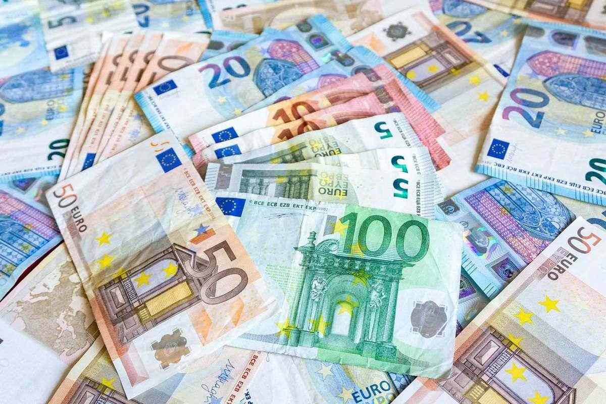 Los niveles de volatilidad implícita del euro alcanzan un máximo de 2 meses