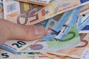 Los inversores en bonos esperan sobre el fondo de recuperación de la UE