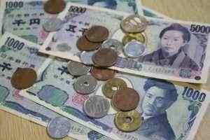 La caída económica récord de Japón borra las ganancias de la era Abe