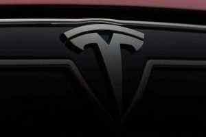 Las crecientes acciones de Tesla alcanzan los $ 2,000