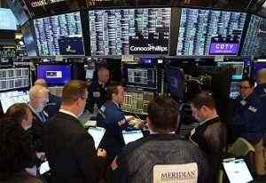 Wall Street cae mientras que el mercado tecnológico se mantiene en baja