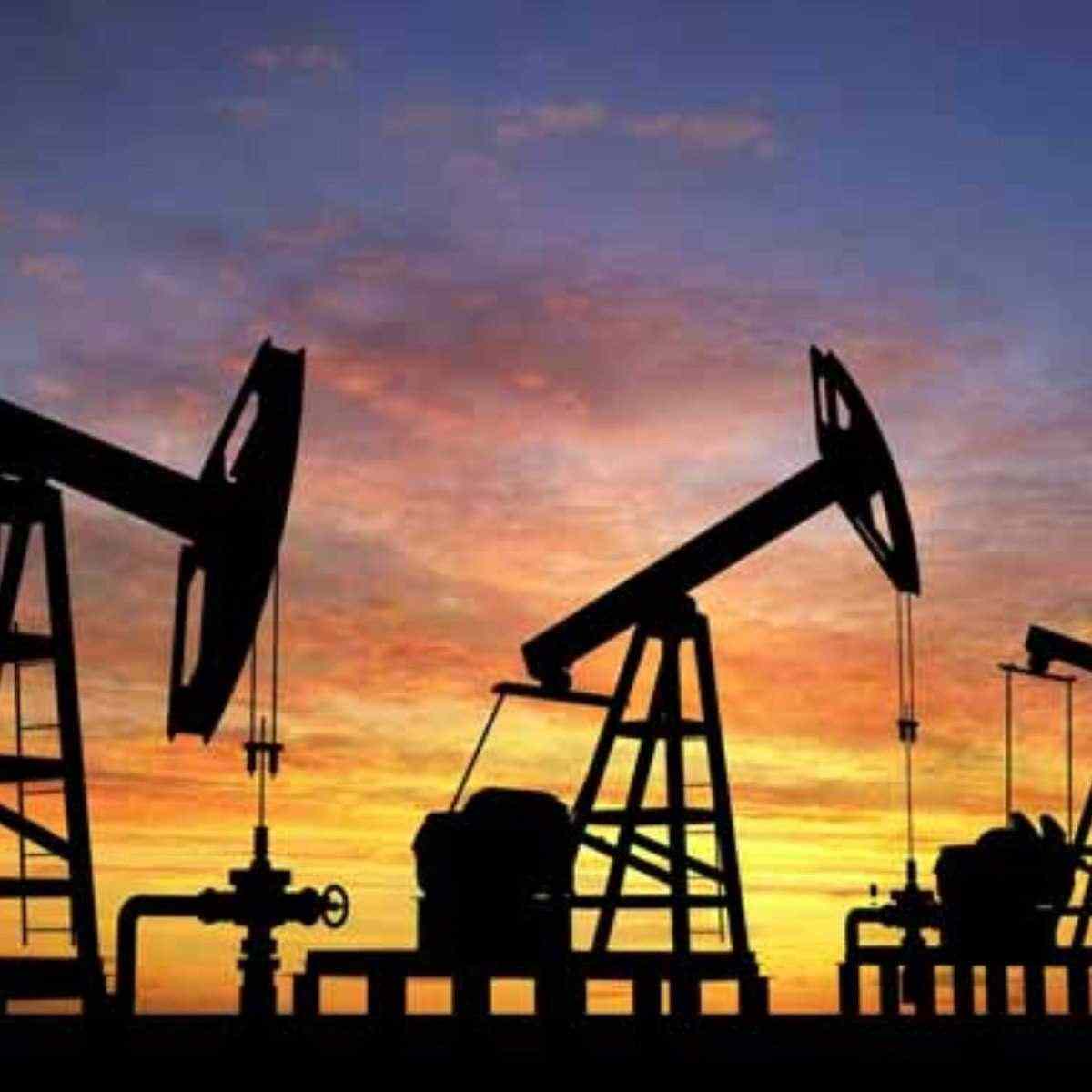 El petróleo sube más del 4% a medida que caen las reservas de EE. UU.