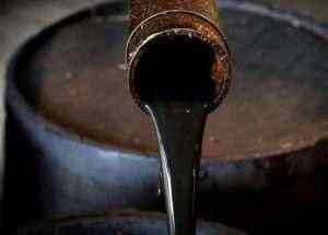 El petróleo cae por el aumento de casos de virus