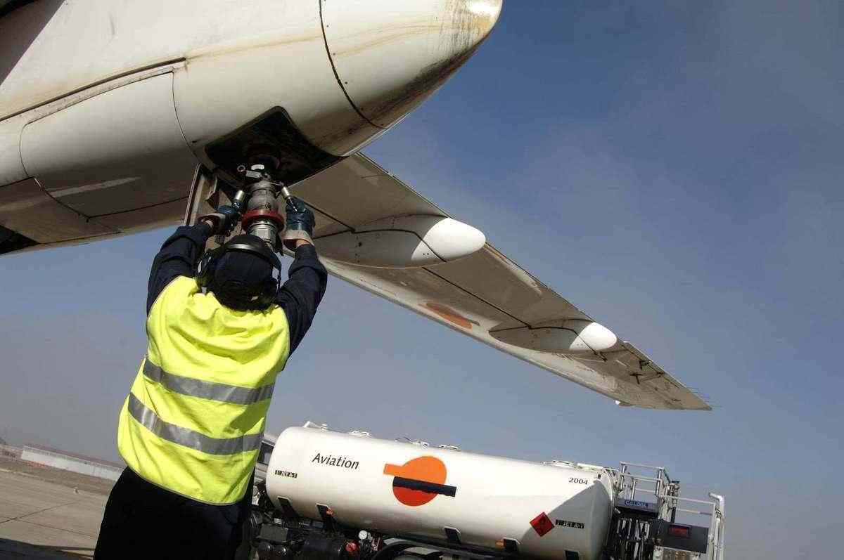 La demanda de combustible para aviones de China vuelve a niveles que tenia antes del Covid 19