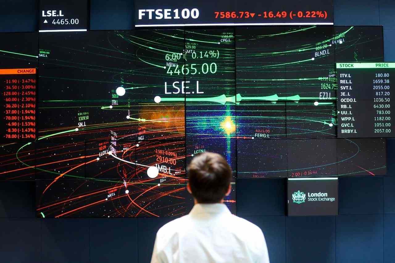 Las acciones europeas avanzan lentamente hacia un máximo histórico