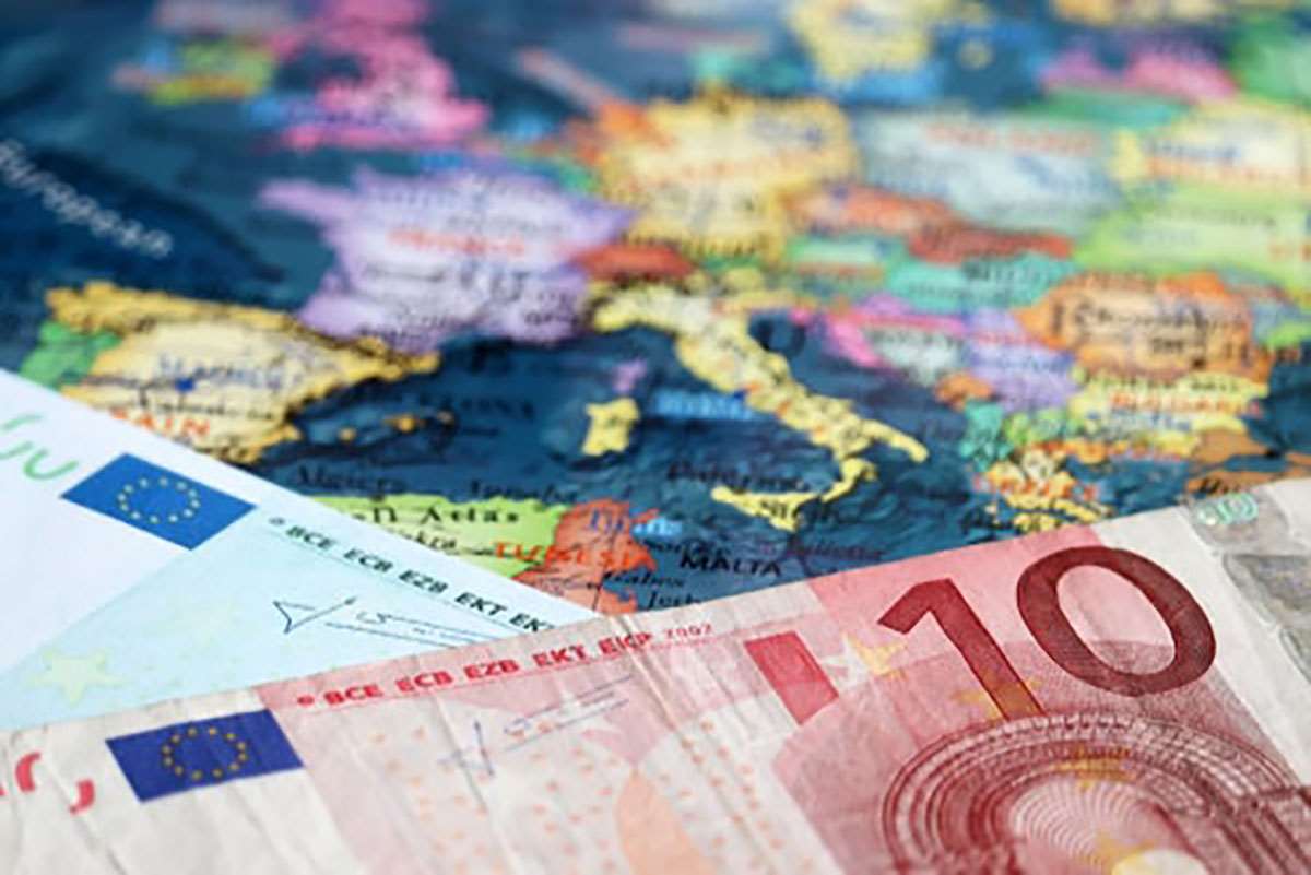 El petróleo y los bancos suben las acciones europeas