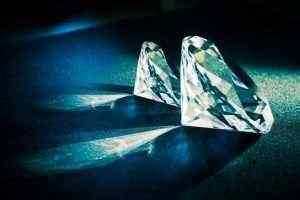 Производитель алмазов De Beers снизил прогноз по добыче на 2020 и 2021 годы