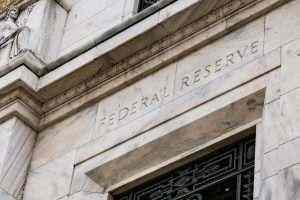 ФРС США снизила ставку до 1-1,25%