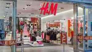 Выручка H&M упала в третьем финансовом квартале на 19%