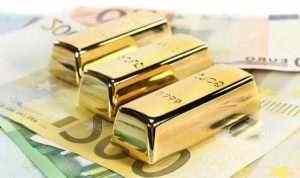 Золото выросло в цене на фоне ослабления доллара