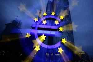 Еврокомиссия ухудшила оценку роста ВВП еврозоны в 2021 году