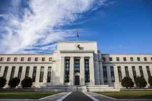 ФРС США не намерена сворачивать программу стимулирования экономики