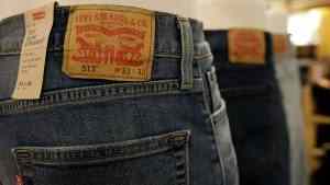Levi Strauss намерена снизить зависимость бизнеса от продаж джинсов