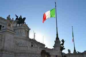 Рост промпроизводства в Италии замедлился в феврале