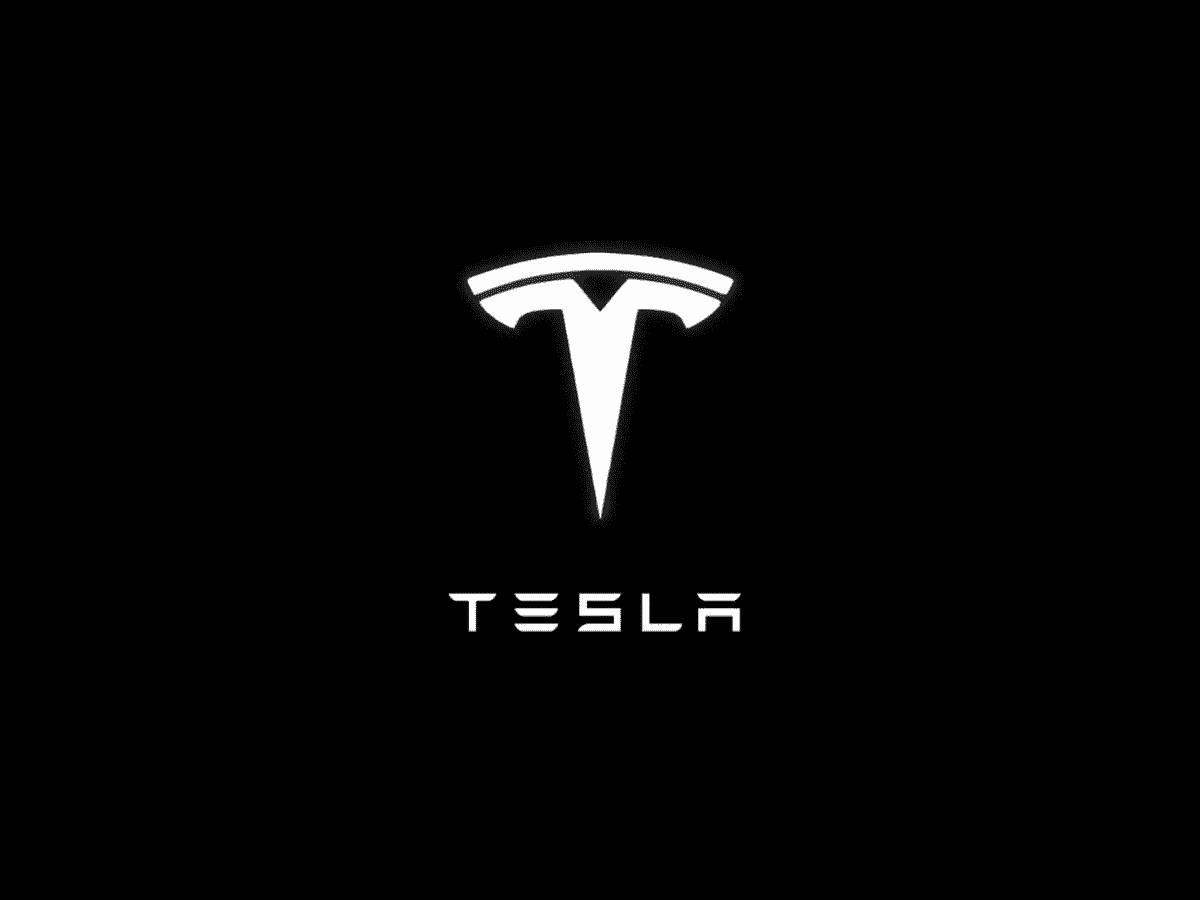 Покупатели Tesla столкнулись с проблемой переноса сроков поставки