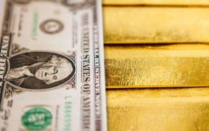 Цена золота снижается на ожиданиях данных по инфляции в США