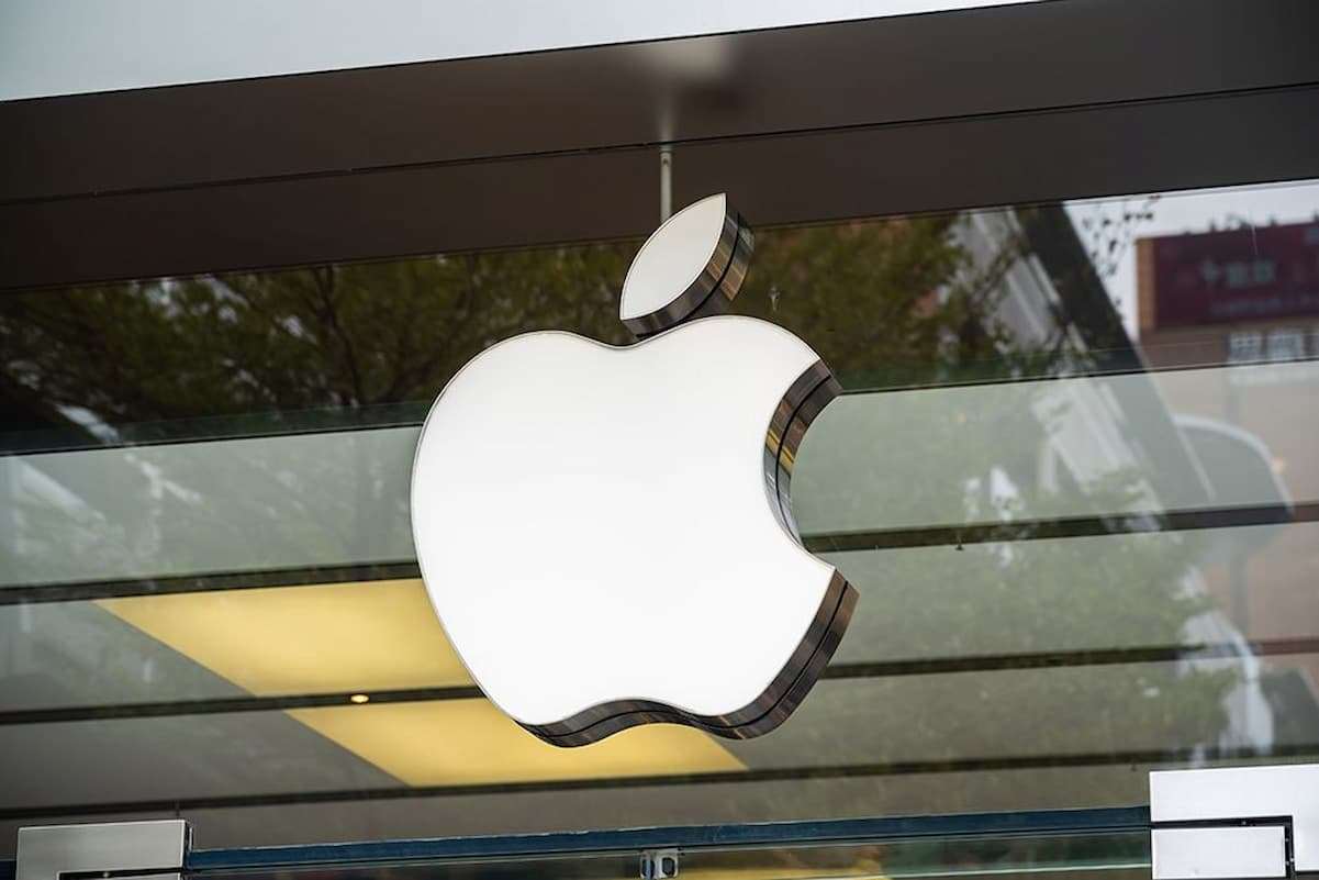 Обзор финтехкомпаний Amazon и Apple