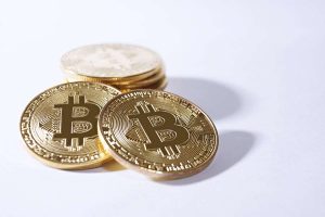Курс BTC продолжает снижаться