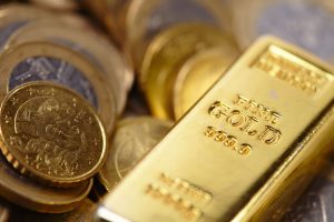 На рынке золота наблюдается коррекционное снижение цены