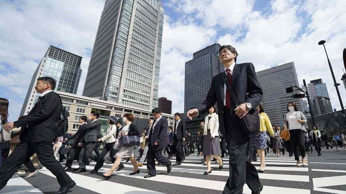 Asian stocks hold steady despite investor fears over China virus