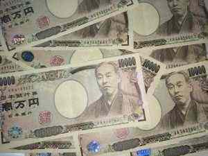 Middle East tension propels yen to three-month high