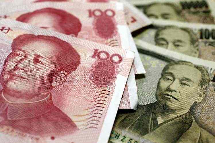 Yen climbs, yuan falls as stocks drop due to China virus outbreak