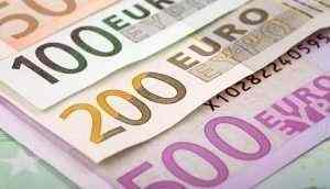 Euro firms as Federal cut expectations pull traders’ interest out of dollar