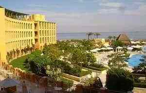 Egypt resumes hotel operations for domestic tourists amid virus outbreak
