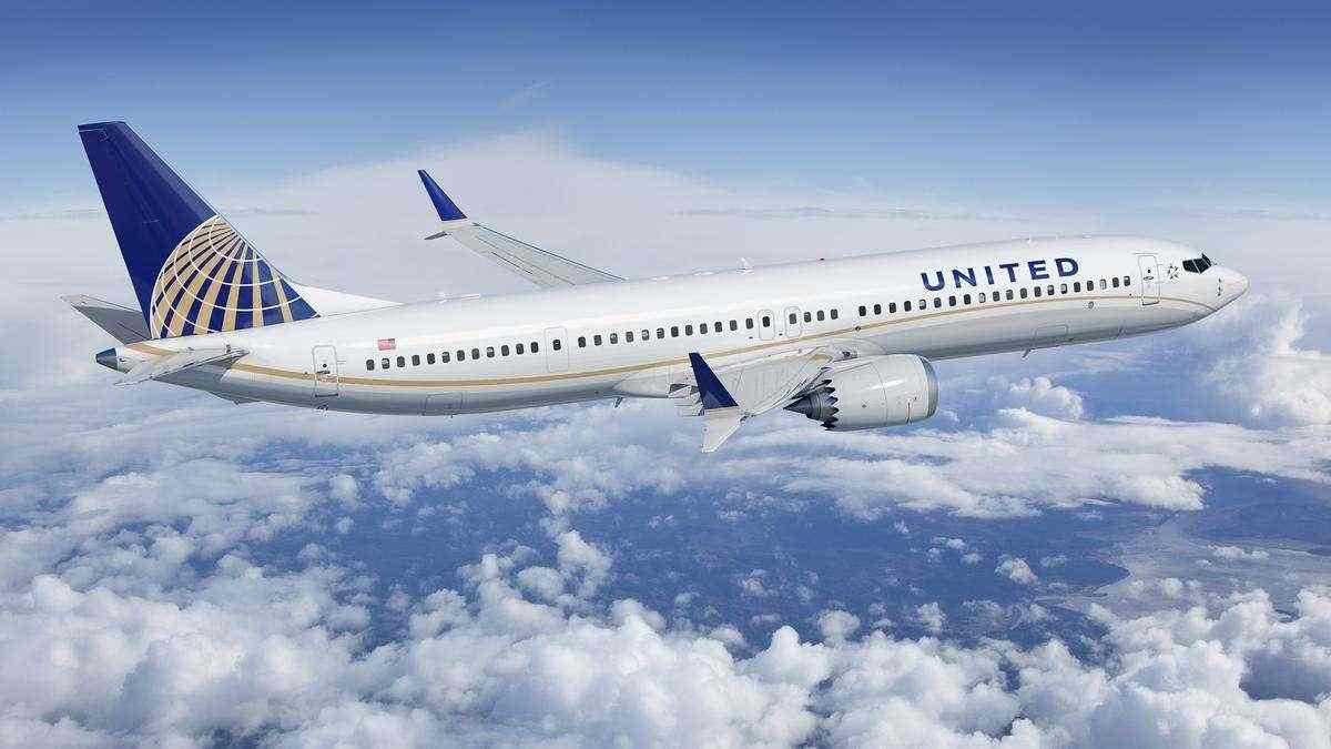 United Airlines to cut 13 high-level executives, adding international flights in July