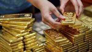 Gold prices fall as U.S.-China tensions mount