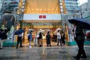 Uniqlo’s fast-drying masks debut in Japan, long queue formed