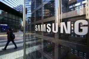 Samsung shares advance on Intel’s outsourcing scheme