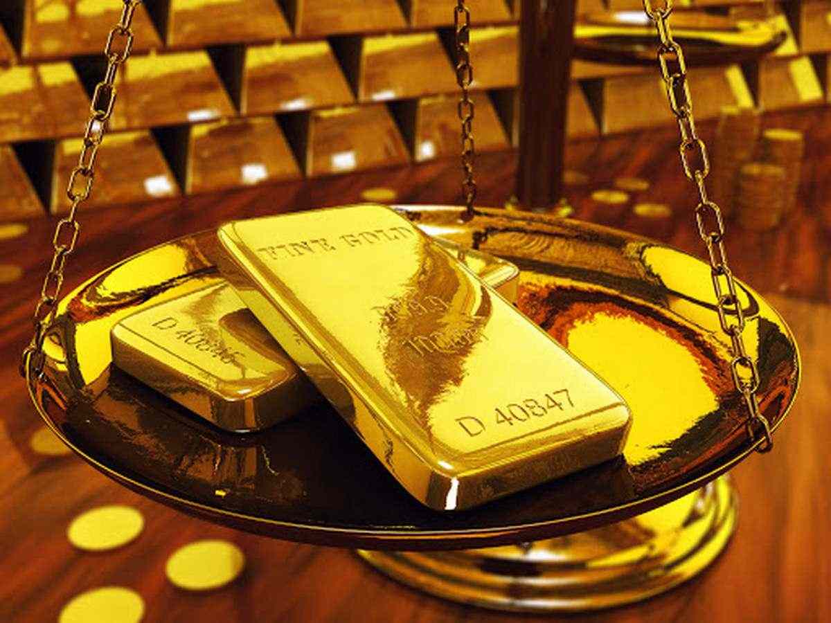 Gold prices slip amid fresh COVID-19 vaccine hopes, continued stimulus in Europe