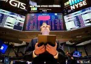 European shares slump as investors await dovish Fed speech