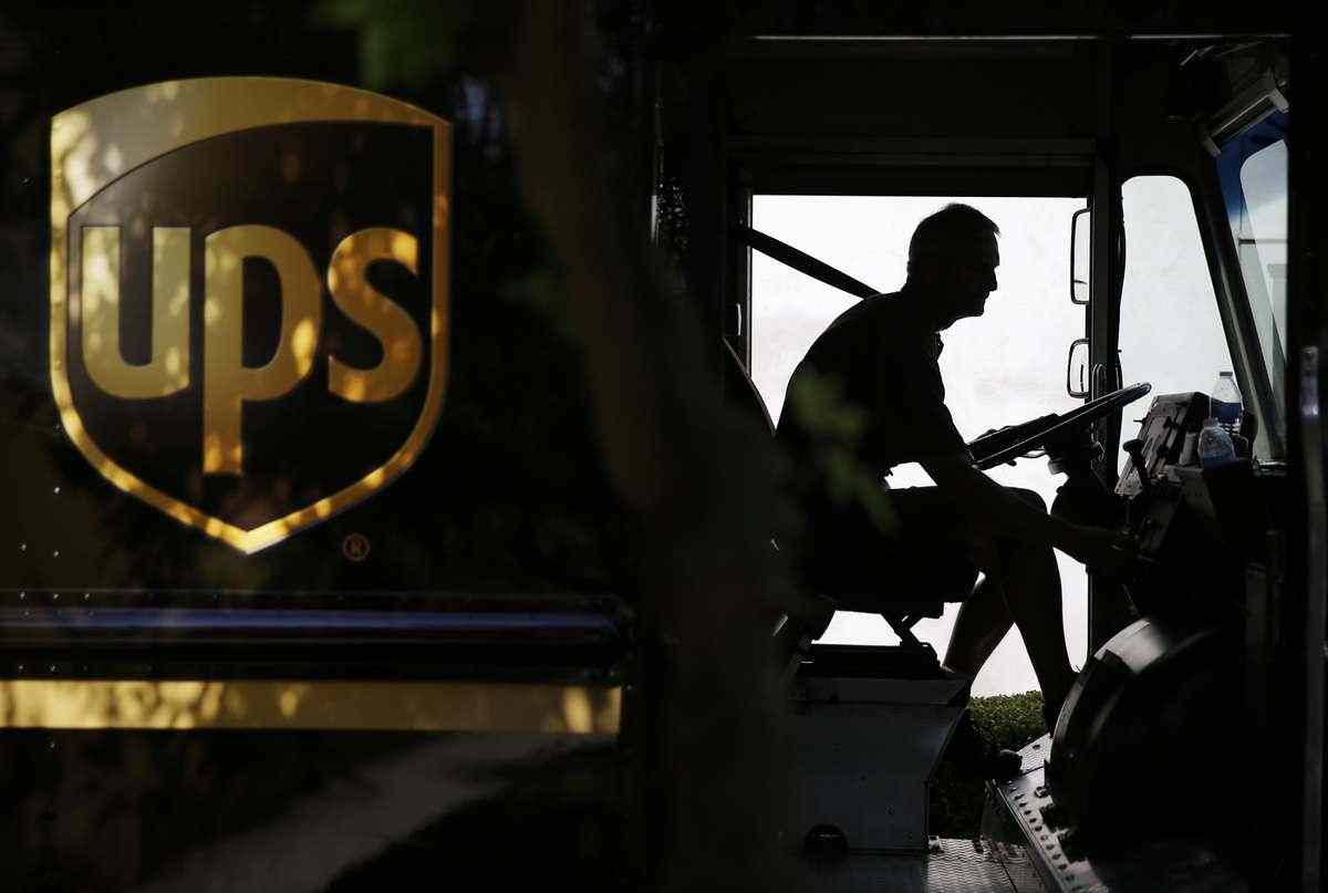 UPS plans to propose buyouts to its management employees