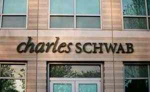Charles Schwab layoffs 1,000 job positions to reorganize its network