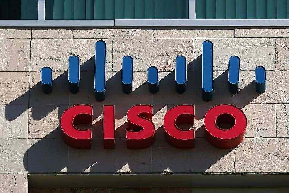 Cisco’s quarterly revenue drops below expectations, shares rise