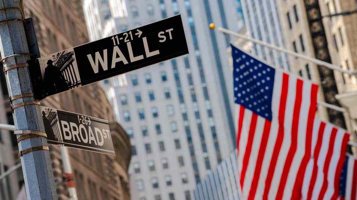 Wall Street plunges as virus concerns reemerge