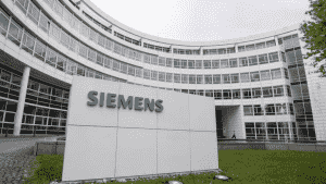 Siemens surpasses earnings forecast on CEO’s swansong