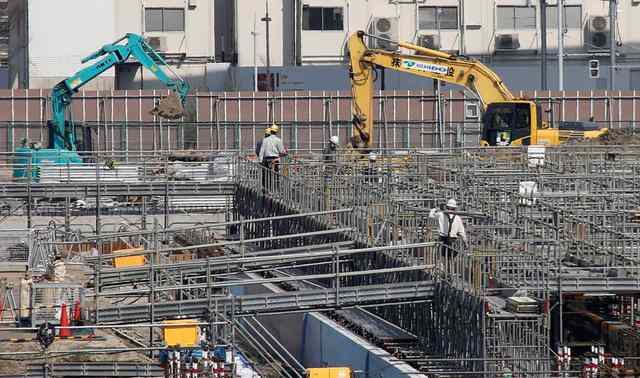 Japan posts upbeat factory output in January; retail sales plunge