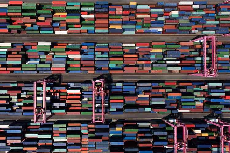 Japan exports plunge on dwindling China, U.S. demand