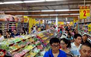 Chinese services sector grows at slowest pace in ten months