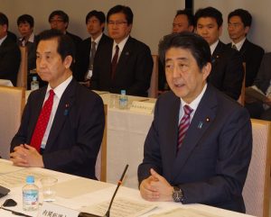 Abenomics architect urges $290 billion stimulus package creation