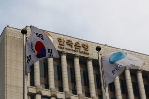 SoKor central bank maintains rates, may increase in November